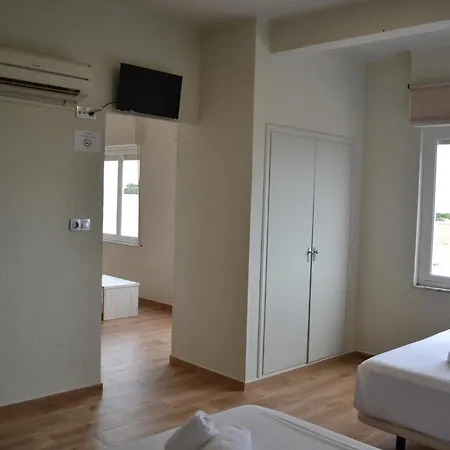 Bennington Hotel *